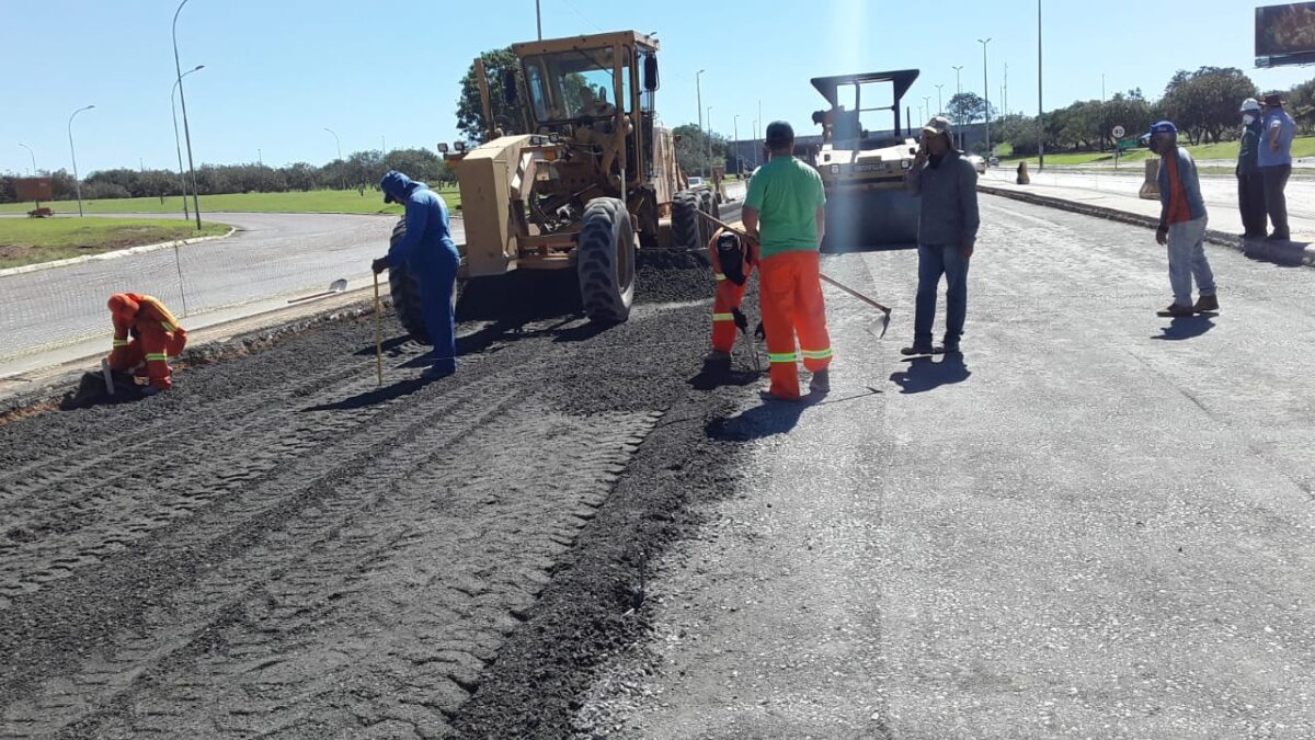 Metade do trecho de 1,2 km de asfalto do BRT-Sul já foi reformada