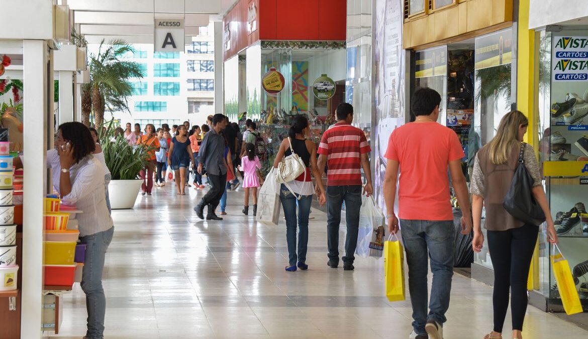 Saiba o que abre e o que fecha no feriado de 12 de outubro