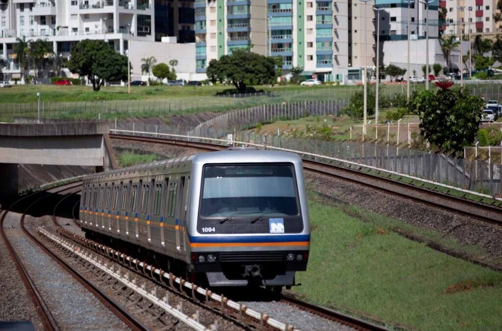 Deputado pede instalação de banheiros nas estações de metrô do DF