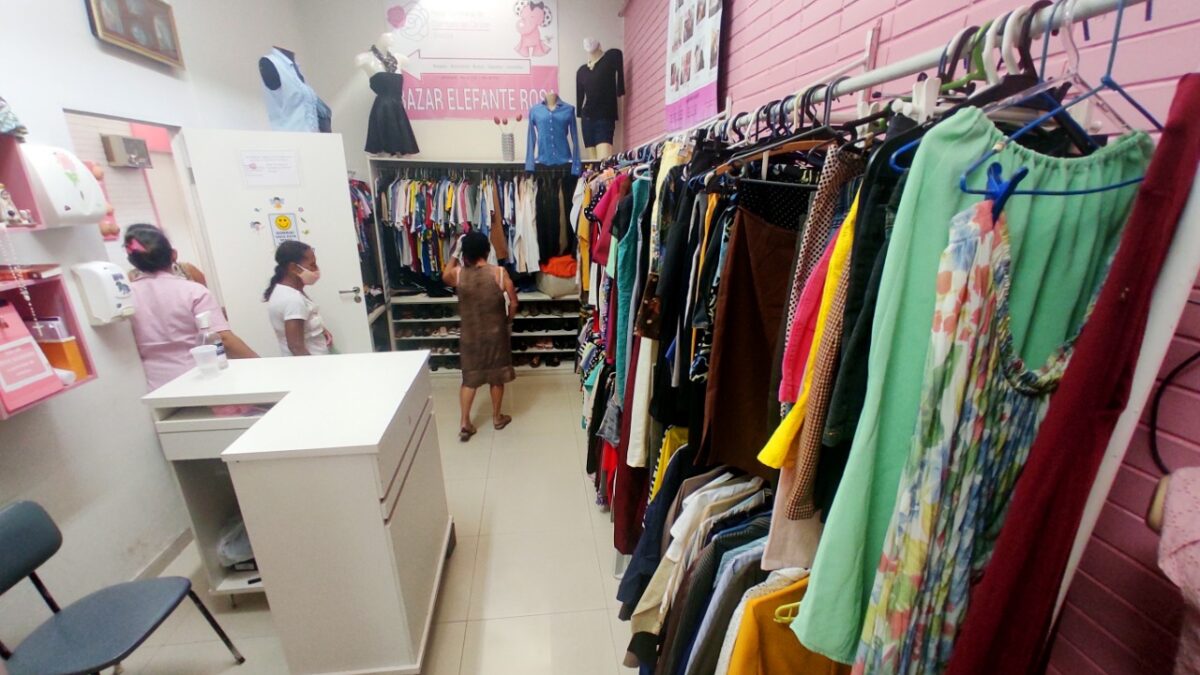 Bazar da Rede Feminina tem peças a partir de R$ 5