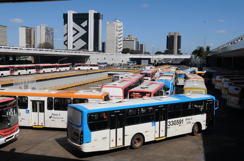 Rodoviários do DF remarcam paralisação de 24 horas para segunda-feira