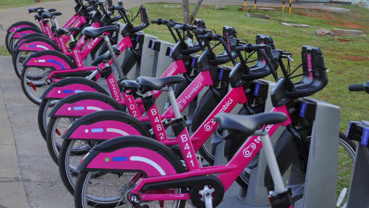 Uso das bikes rosa cresce 60% no DF em cinco meses de funcionamento