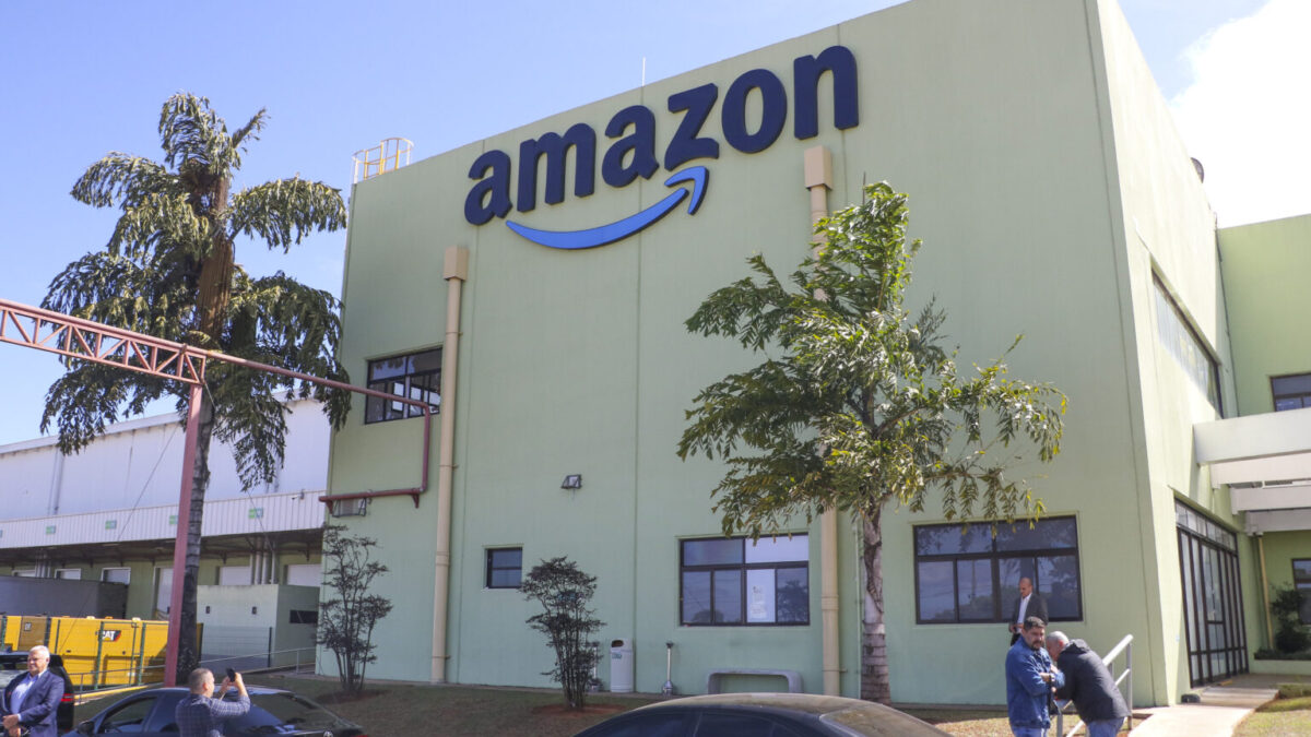 Em visita à Amazon, governador assegura mais apoio a operadores logísticos