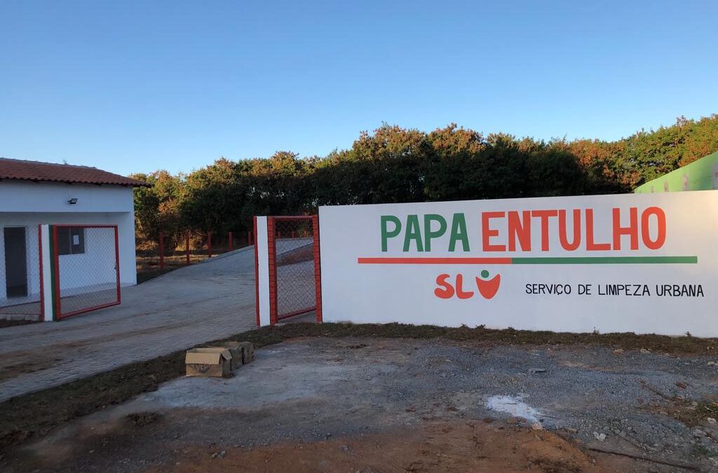 Moradores podem pedir recolhimento de entulho pelo telefone 162