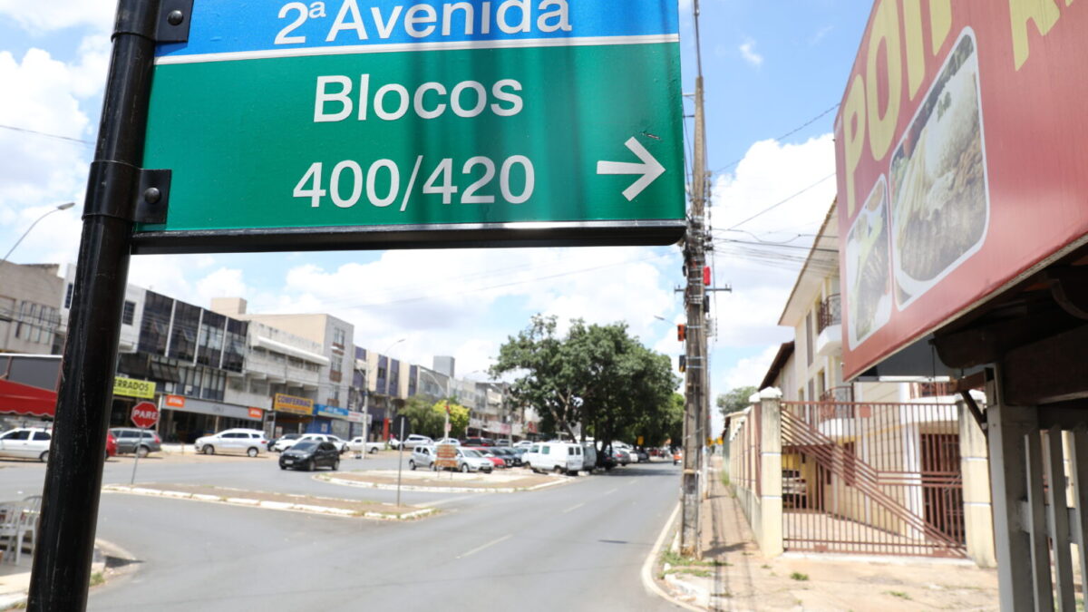 Avenidas do Núcleo Bandeirante ganham novas placas de endereçamento