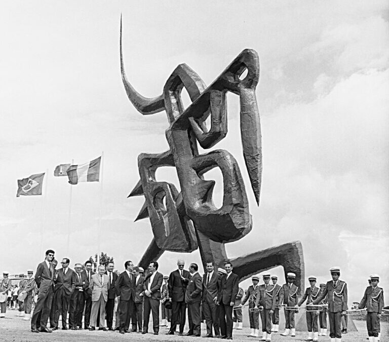 Conheça a história de esculturas doadas a Brasília por outros países