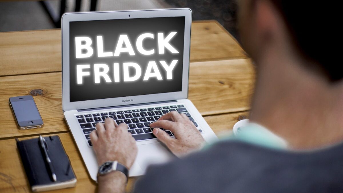 Black Friday ou Black Fraude? Especialistas dão dicas de como evitar golpes