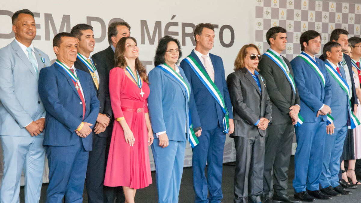 Damares Alves, Carlinhos Beauty, Jamal Bittar e outras 45 personalidades recebem medalhas da Ordem do Mérito Legislativo