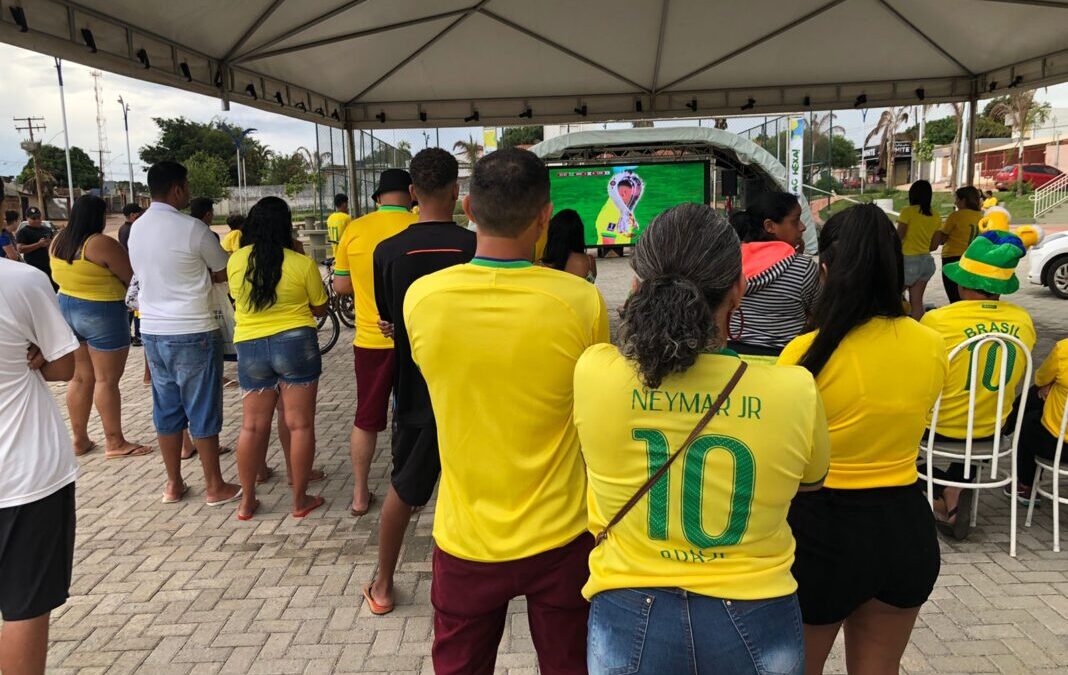 Prefeitura de Águas Lindas instala telões em praças públicas para população assistir aos jogos do Brasil na Copa