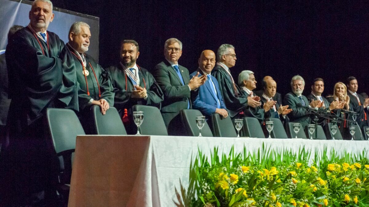 Distritais são diplomados pelo TRE-DF e estão aptos para a posse dia 1º de janeiro