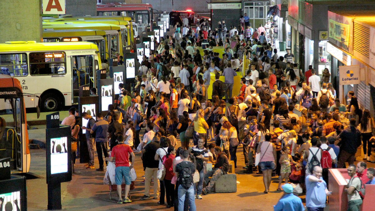 Distrital apresenta projeto de tarifa zero para estudantes no transporte público