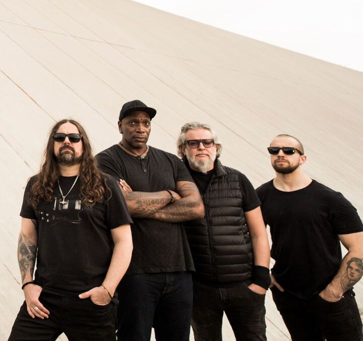 Sepultura e Raimundos vão agitar o Gama/DF