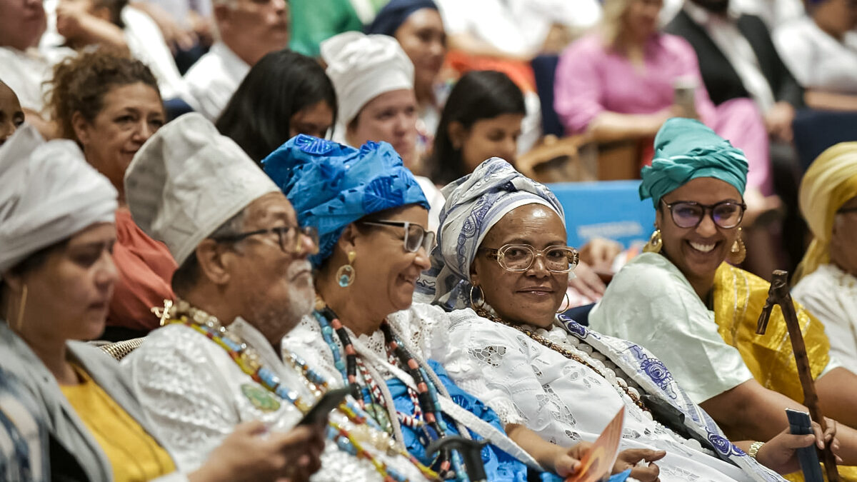 Mobilização contra racismo religioso é compromisso de frente parlamentar