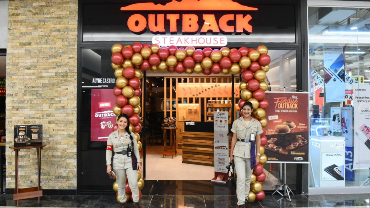 Taguatinga Shopping presenteia casais com 100 jantares no restaurante Outback Steakhouse