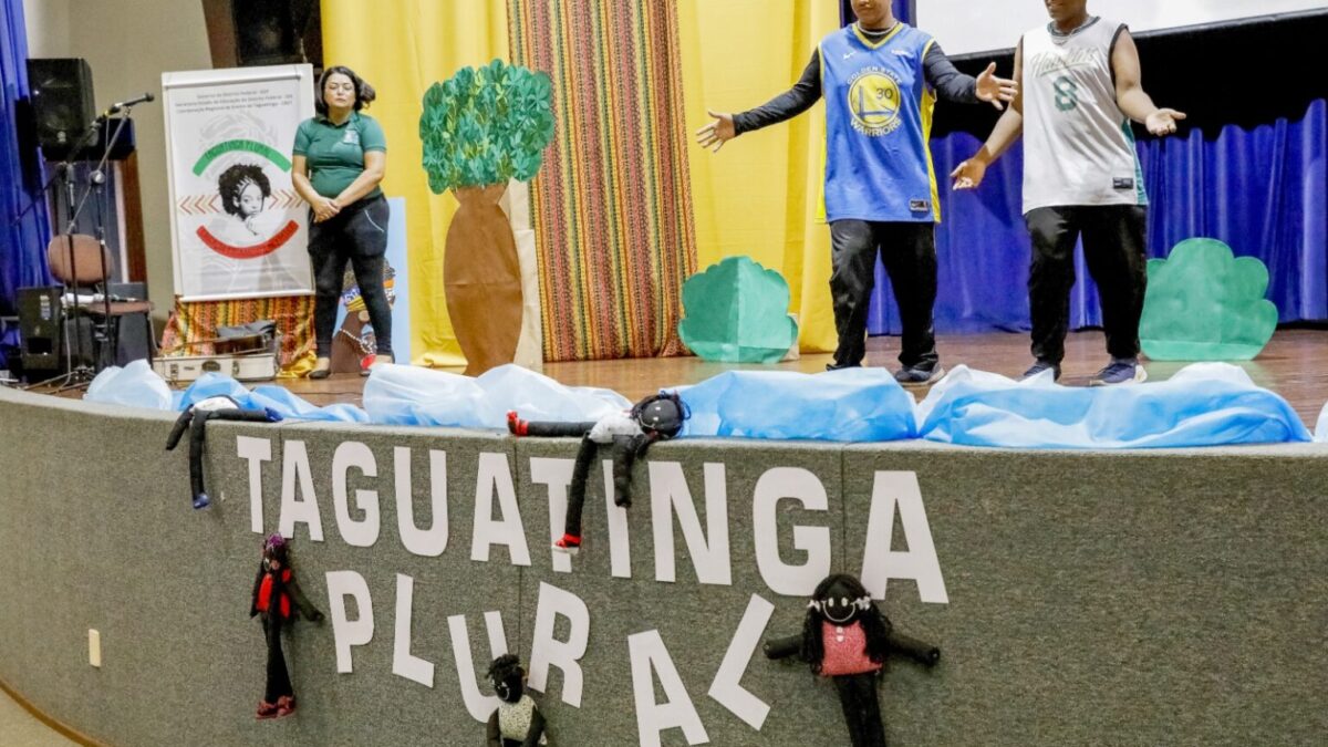 Escolas de Taguatinga lutam contra o racismo com música e dança