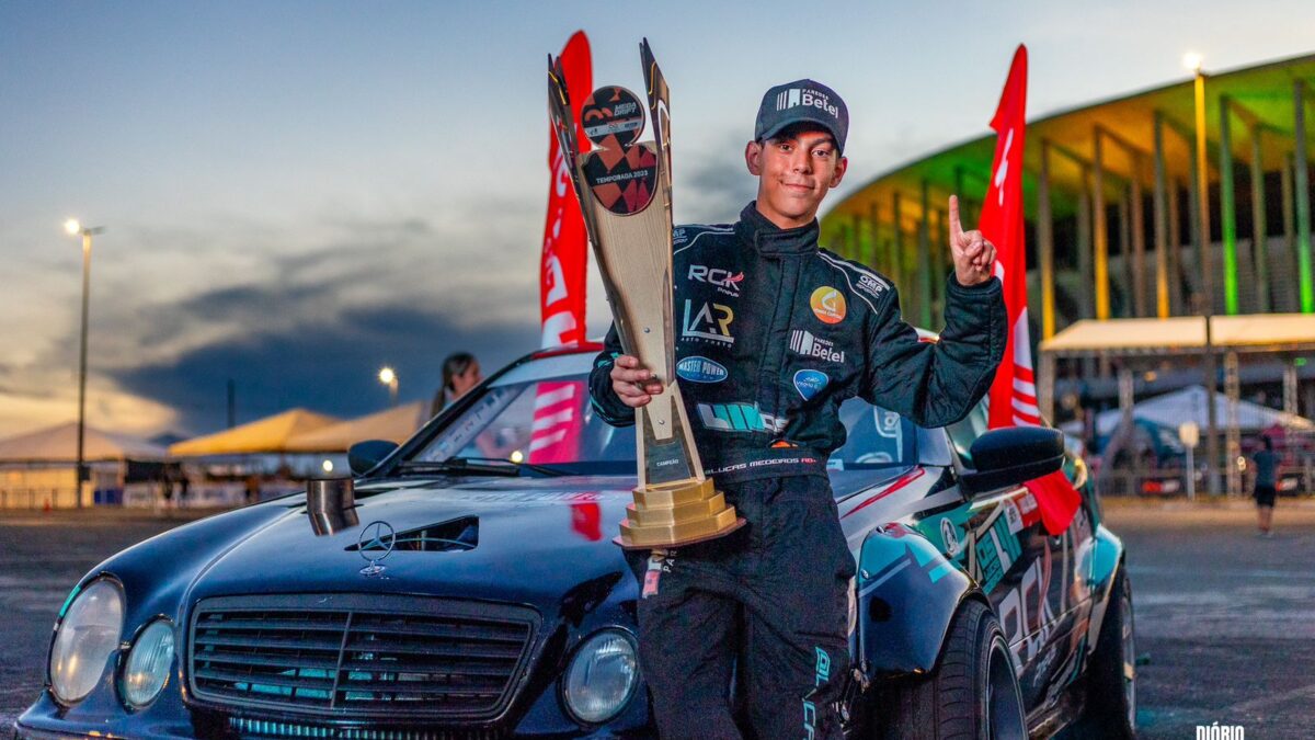 Público recorde prestigia vitória de Lucas Medeiros como grande campeão do Mega Drift 2023