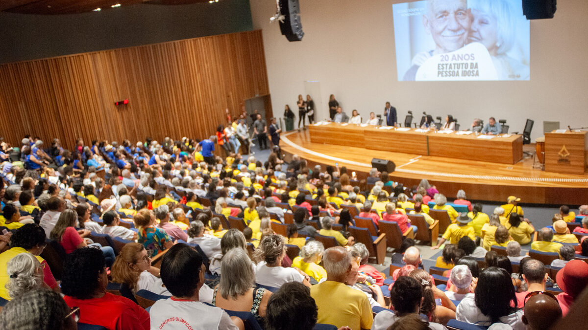 CLDF celebra 20 anos do Estatuto da Pessoa Idosa