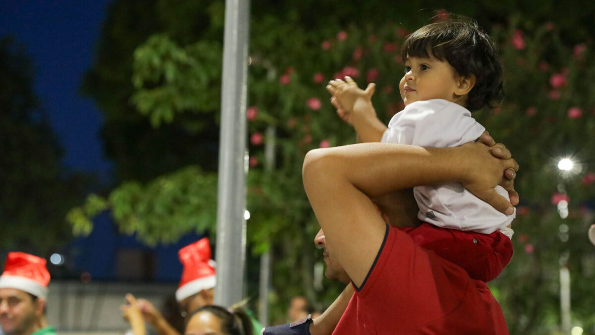 Natal Solidário arrecada brinquedos para crianças carentes