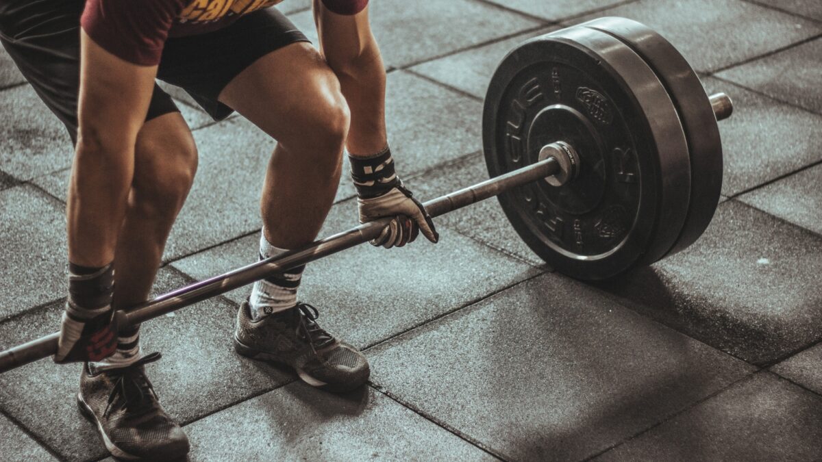 Pessoas com hérnia de disco podem fazer musculação?