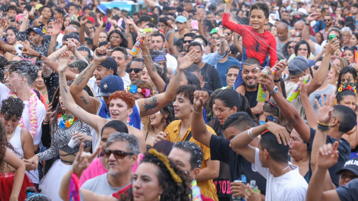 Carnaval: 12 blocos de rua garantem a folia do DF nesta segunda-feira (12)