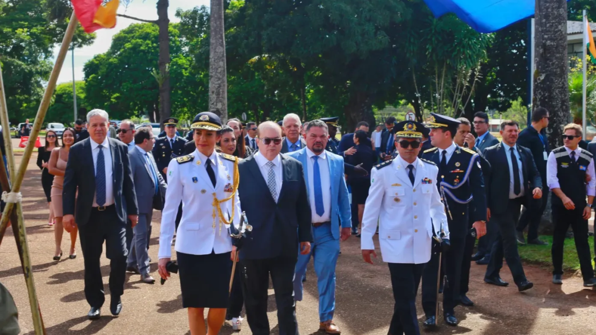 Deputado Hermeto prestigia passagem de comando da PMDF