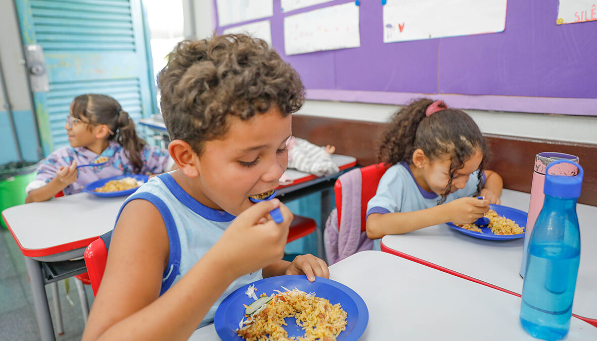 Ações em escolas públicas combatem o consumo de alimentos ultraprocessados