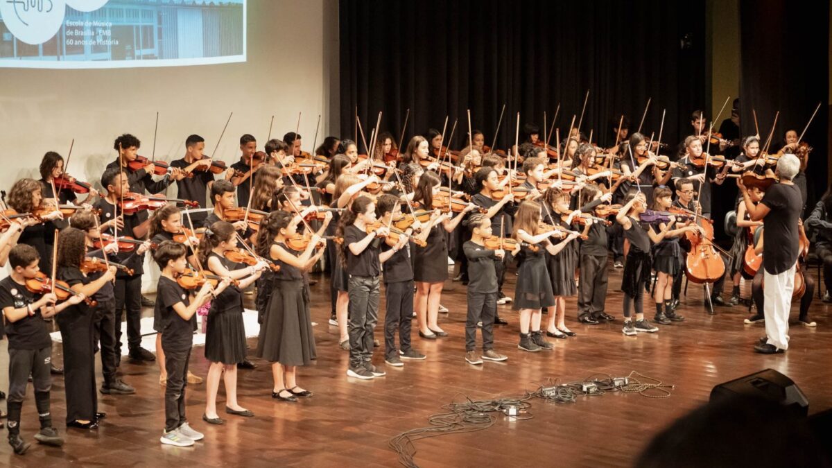 Escola de Música de Brasília celebra 60 anos com sessão solene da Câmara Legislativa