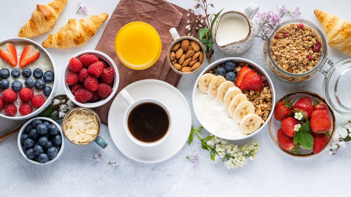 Dia das Mães: filhos na cozinha para um café da manhã especial