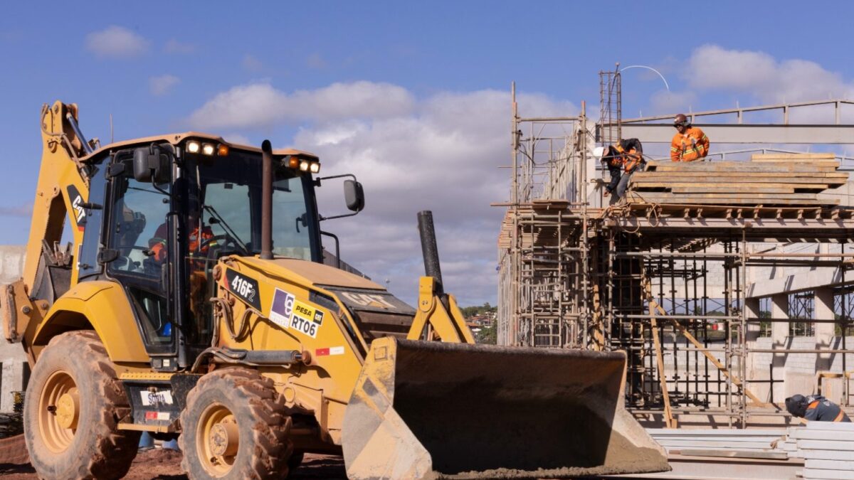 Caesb recebe 40 toneladas de equipamentos para ampliar fornecimento de água na região norte do DF