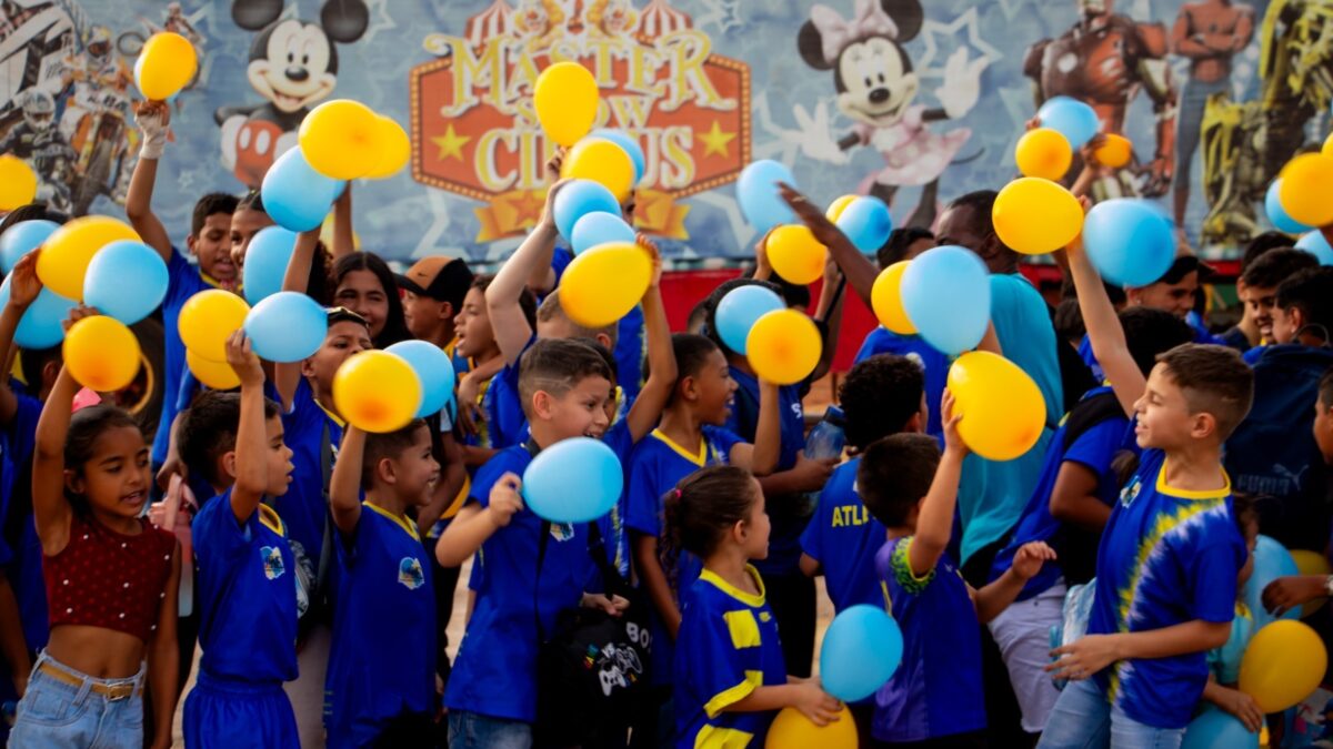 Cerca de mil crianças participaram do projeto “Um Dia no Maior São João do Cerrado”