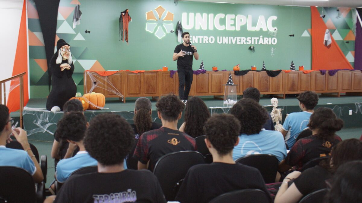 UNICEPLAC promove aulão gratuito de revisão para o ENEM