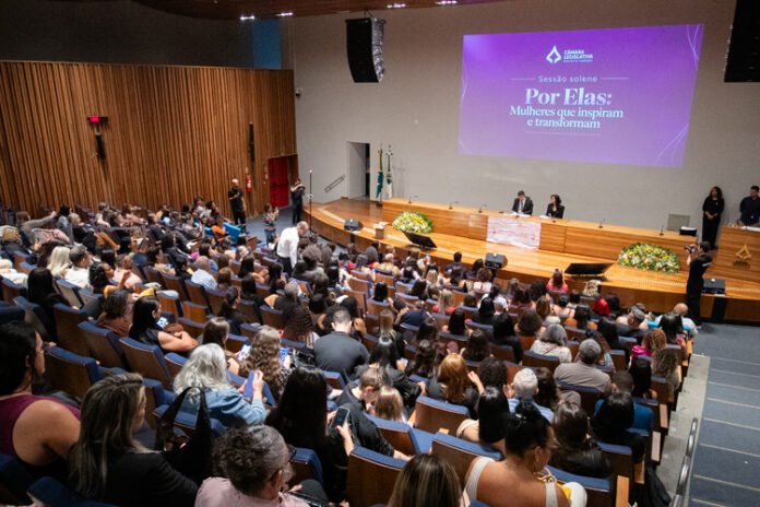Sessão solene "Por Elas - Mulheres que Inspiram e Transformam"